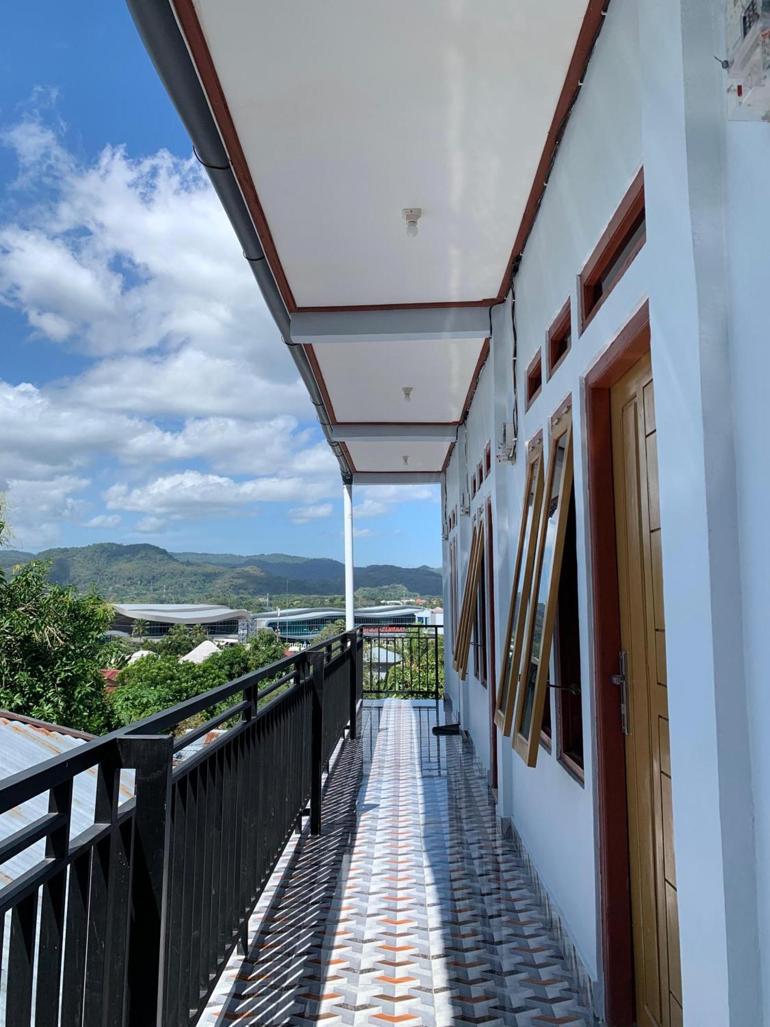Bertus Guesthouse Labuan Bajo Zewnętrze zdjęcie